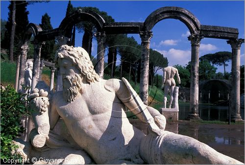 ITALY - VILLA ADRIANA (Tivoli RM) - il Canopo - rievocativo dell'omonima citt egizia - calco in cemento della statua allegorica del fiume Tevere