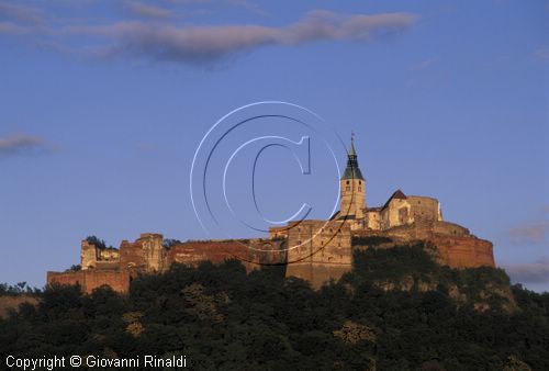 AUSTRIA - BURGENLAND - Gussing - veduta del castello sopra al borgo