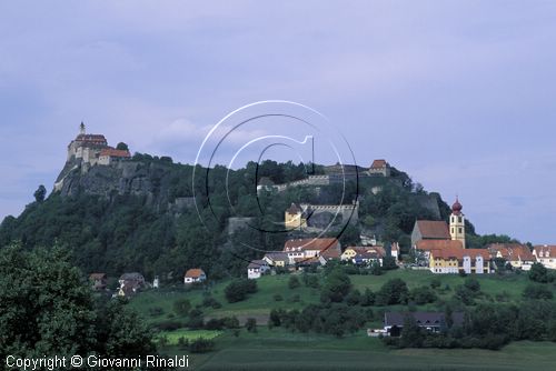 AUSTRIA - BURGENLAND - Riegersburg - veduta del borgo con sopra il castello