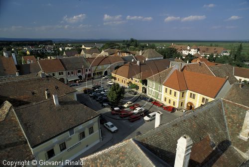 AUSTRIA - BURGENLAND - Rust am Neusiedlersee - veduta del borgo dal campanile del Kath. Kirche