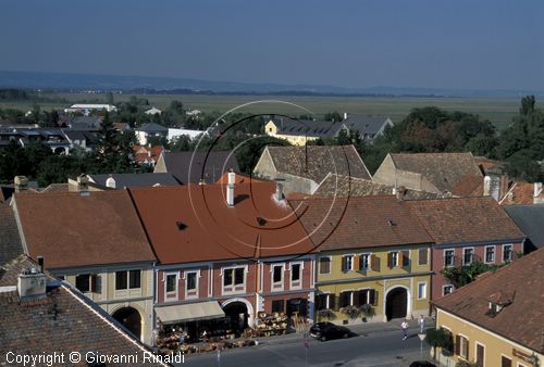 AUSTRIA - BURGENLAND - Rust am Neusiedlersee - veduta del borgo dal campanile del Kath. Kirche