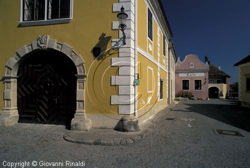 AUSTRIA - BURGENLAND - Rust am Neusiedlersee - scorcio sulla Haydngasse