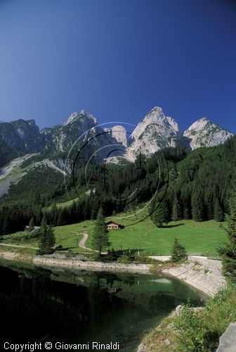 AUSTRIA - SALZKAMMERGUT (GOSAU) - veduta del Gosausee - dietro le Gosaukamm