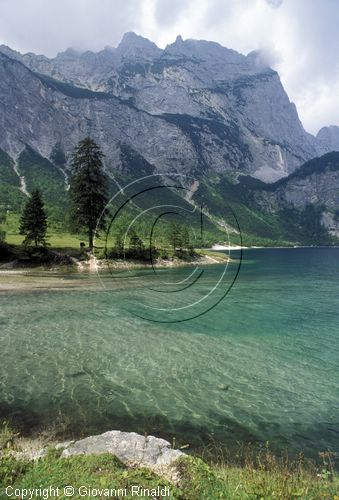 AUSTRIA - SALZKAMMERGUT (GOSAU) - Hinterer Gosausee - dietro il gruppo del Bischofsmutze