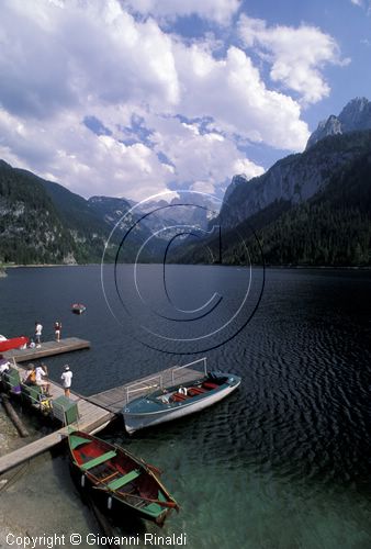 AUSTRIA - SALZKAMMERGUT (GOSAU) - veduta del Gosausee - dietro il gruppo del Dachstein