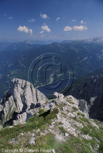 AUSTRIA - SALZKAMMERGUT (GOSAU) - veduta del lago Gosausee dalla vetta del Donnerkogel (2055 mt:)