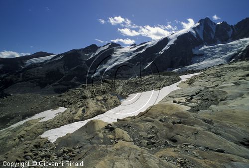 AUSTRIA - Gruppo del Glockner - le rocce ai piedi delle Wasserfall Winkl