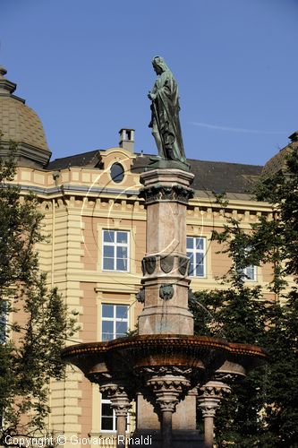 Austria - Innsbruck - Boznerplatz