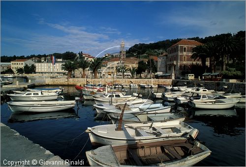 CROATIA - (Croazia) - ISOLA DI HVAR - Hvar - veduta del porto