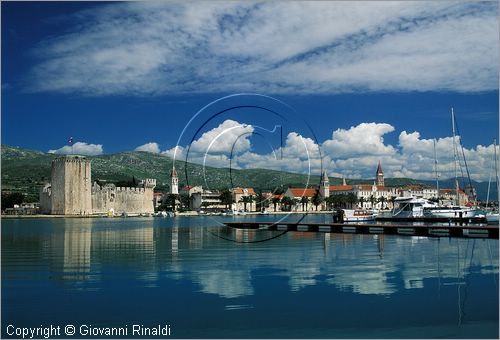 CROATIA - (Croazia) - TROGIR - veduta del paese dal porto turistico