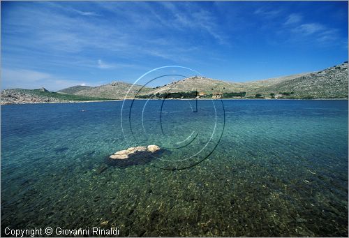 CROATIA - KORNATI (Croazia - Isole Incoronate) - Isola Panitula - veduta del canale che la separa da Piskera