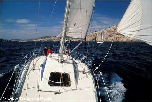 CROATIA - KORNATI (Croazia - Isole Incoronate) - navigazione a vela tra le isole