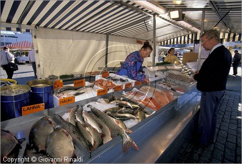 FINLAND - FINLANDIA - TURKU - piazza del mercato