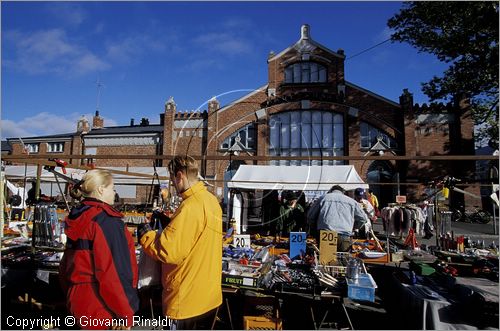 FINLAND - FINLANDIA - OULU - piazza del mercato