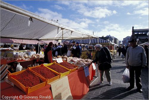 FINLAND - FINLANDIA - OULU - il mercato coperto