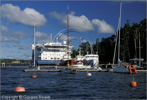 FINLAND - FINLANDIA - ISOLE ALAND - Mariehamn - il porto occidentale