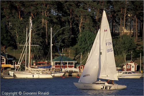 FINLAND - FINLANDIA - ISOLE ALAND - Mariehamn - barche a vela in regate di circolo nel porto occidentale