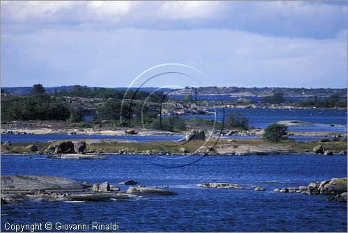 FINLAND - FINLANDIA - ISOLE ALAND - veduta panoramica dell'arcipelago navigando tra Kokar e Sottunga