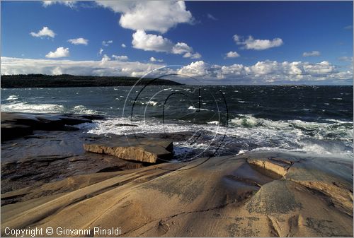 FINLAND - FINLANDIA - ISOLE ALAND - Dano (l'isola pi a nord dell'arcipelago) - veduta della costa granitica settentrionale