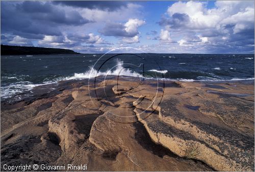 FINLAND - FINLANDIA - ISOLE ALAND - Dano (l'isola pi a nord dell'arcipelago) - veduta della costa granitica settentrionale