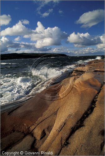 FINLAND - FINLANDIA - ISOLE ALAND - Dano (l'isola pi a nord dell'arcipelago) - veduta della costa granitica settentrionale