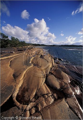 FINLAND - FINLANDIA - ISOLE ALAND - Dano (l'isola pi a nord dell'arcipelago) - veduta della costa granitica settentrionale
