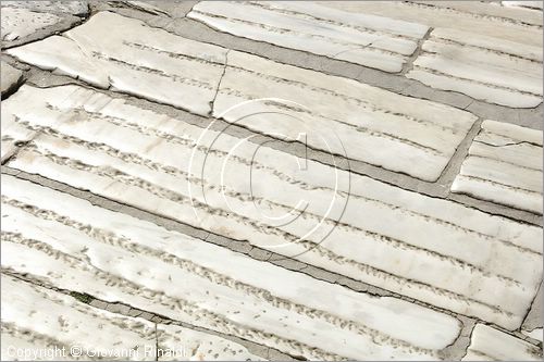 GREECE - ATENE - ATHENS - Acropoli - Acropolis - Propilei - particolare pavimentazione in marmo