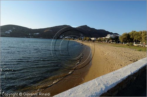 GRECIA - GREECE - Isole Cicladi - Ios -  Ormos - la spiaggia adiacente al porto