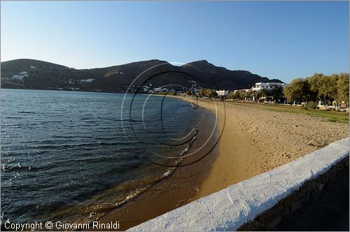 GRECIA - GREECE - Isole Cicladi - Ios -  Ormos - la spiaggia adiacente al porto