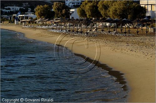 GRECIA - GREECE - Isole Cicladi - Ios -  Ormos - la spiaggia adiacente al porto