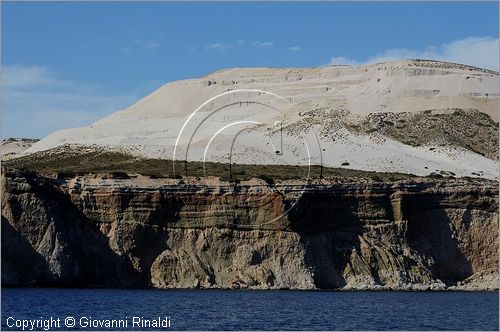 GRECIA - GREECE - Isole Cicladi - Milos - costa sud - Gheraki Bay - sopra la cava di Tsigradhos