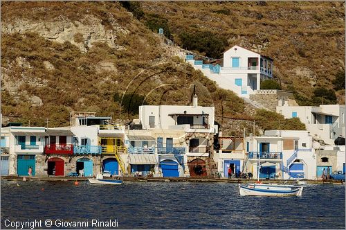 GRECIA - GREECE - Isole Cicladi - Milos - Klima - villaggio di pescatori a nord del porto