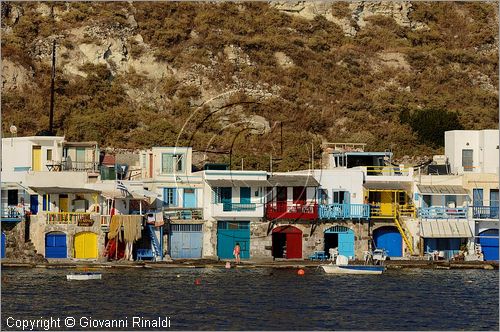 GRECIA - GREECE - Isole Cicladi - Milos - Klima - villaggio di pescatori a nord del porto