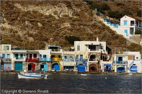 GRECIA - GREECE - Isole Cicladi - Milos - Klima - villaggio di pescatori a nord del porto
