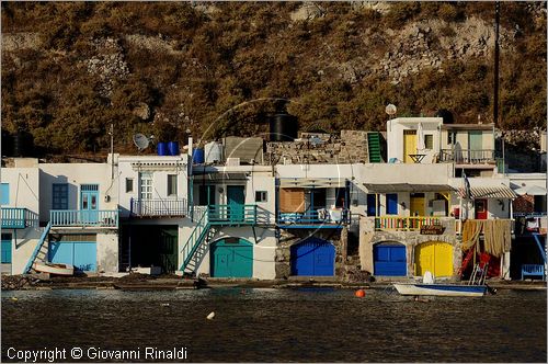 GRECIA - GREECE - Isole Cicladi - Milos - Klima - villaggio di pescatori a nord del porto