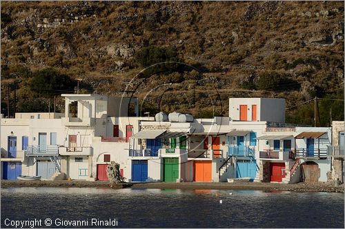 GRECIA - GREECE - Isole Cicladi - Milos - Klima - villaggio di pescatori a nord del porto