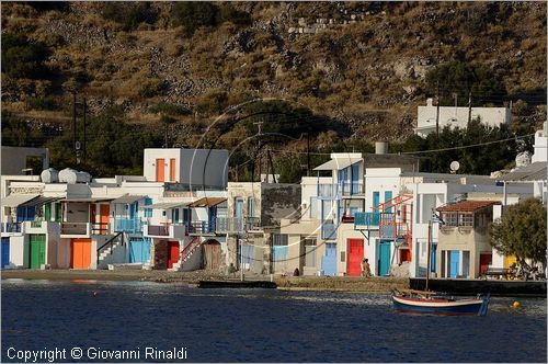 GRECIA - GREECE - Isole Cicladi - Milos - Klima - villaggio di pescatori a nord del porto