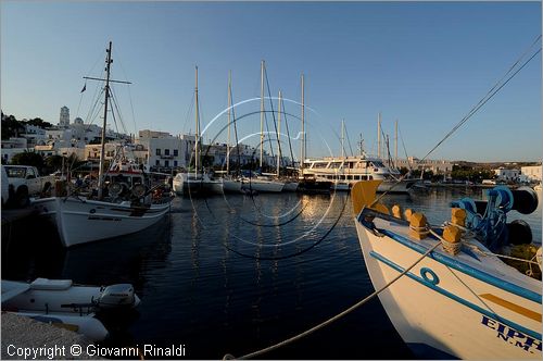 GRECIA - GREECE - Isole Cicladi - Milos - il porto di Adamas (Adhamandas)