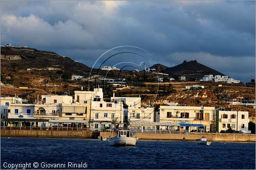 GRECIA - GREECE - Isole Cicladi - Milos - il porto di Adamas (Adhamandas)