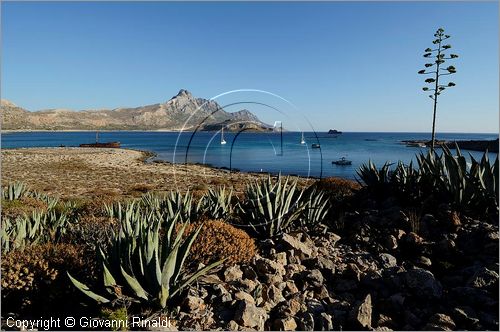 GRECIA - GREECE - Isola di Creta (Crete) - penisola di Gramvousa - Gramvousa Bay visto lall'isola di Imeri Gramvousa