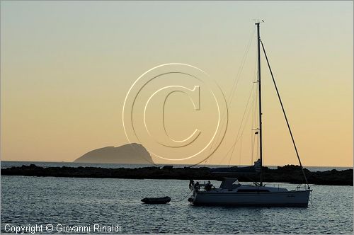 GRECIA - GREECE - Isola di Creta (Crete) - penisola di Gramvousa - Gramvousa Bay visto lall'isola di Imeri Gramvousa