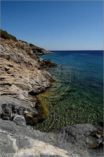 GRECIA - GREECE - Isole del Dodecaneso - Dodecanese Islands - Isola di Agatonissi (Agathonisi) - la costa sud tra capo Gourna e capo Protali