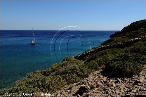 GRECIA - GREECE - Isole del Dodecaneso - Dodecanese Islands - Isola di Agatonissi (Agathonisi) - la costa sud tra capo Gourna e capo Protali