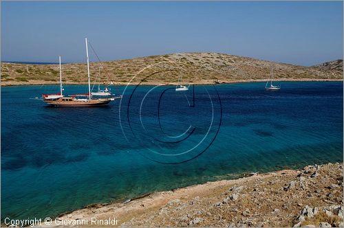 GRECIA - GREECE - Isole del Dodecaneso - Dodecanese Islands - Isola di Arki - costa sud tra le isolette di Macronisi, Tsouka e Kalovolos