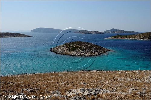 GRECIA - GREECE - Isole del Dodecaneso - Dodecanese Islands - Isola di Arki - costa sud tra le isolette di Macronisi, Tsouka e Kalovolos