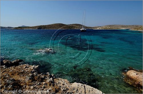 GRECIA - GREECE - Isole del Dodecaneso - Dodecanese Islands - Isola di Arki - costa sud tra le isolette di Macronisi, Tsouka e Kalovolos