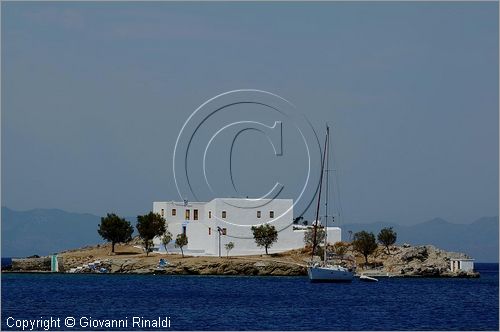 GRECIA - GREECE - Isole del Dodecaneso - Dodecanese Islands - Isola di Simi - Symi - Agios Emilianos nella baia di Skomisa