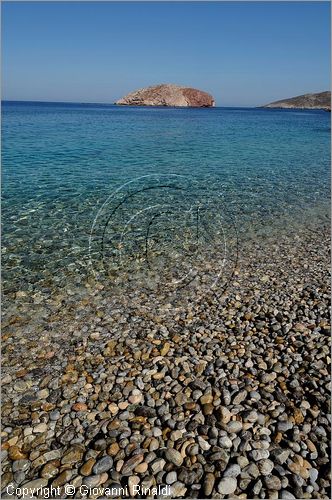 GRECIA - GREECE - Isole del Dodecaneso - Dodecanese Islands - Isola di Tilos - costa est - Lendi beach - sullo sfondo l'isolotto di Prasouda