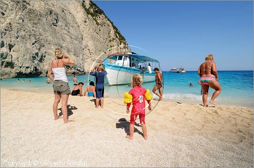GRECIA - GREECE - Isole Ionie - Ionian Islans - Zacinto Zakynthos - costa occidentale - Spiaggia del relitto (Navagio Beach)