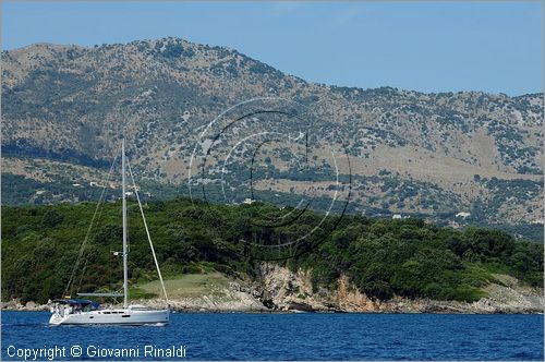 GRECIA - GREECE - Isole Ionie - Ionian Islans - Corf (Krkyra) - navigazione lungo il canale nord che la separa dall'Albania